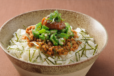 ネバネバ梅味噌丼